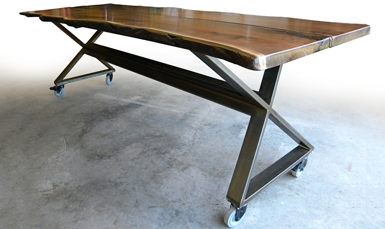 THE RUBY WALNUT DINING TABLE